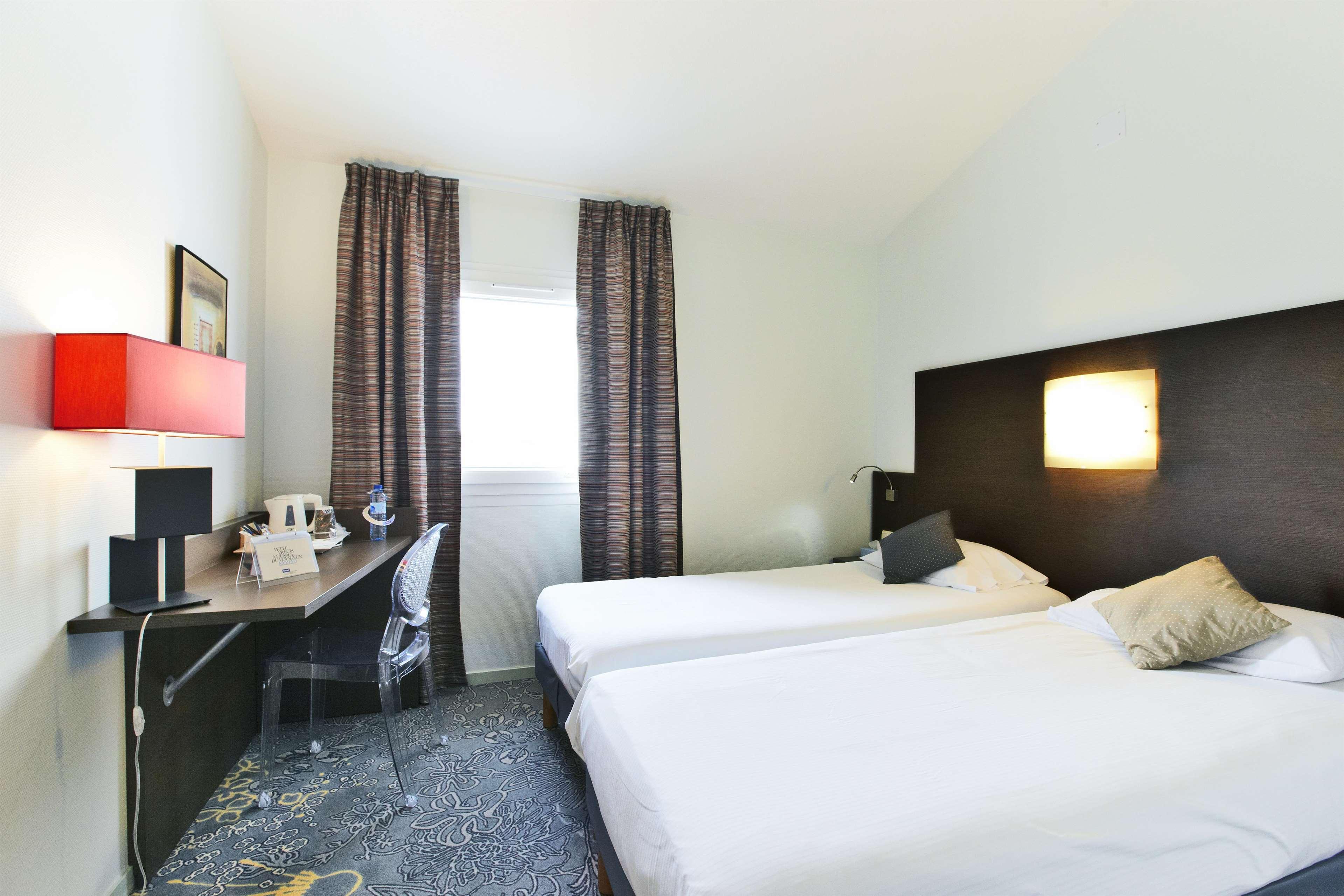 Hôtel Kyriad La Rochelle Centre Extérieur photo