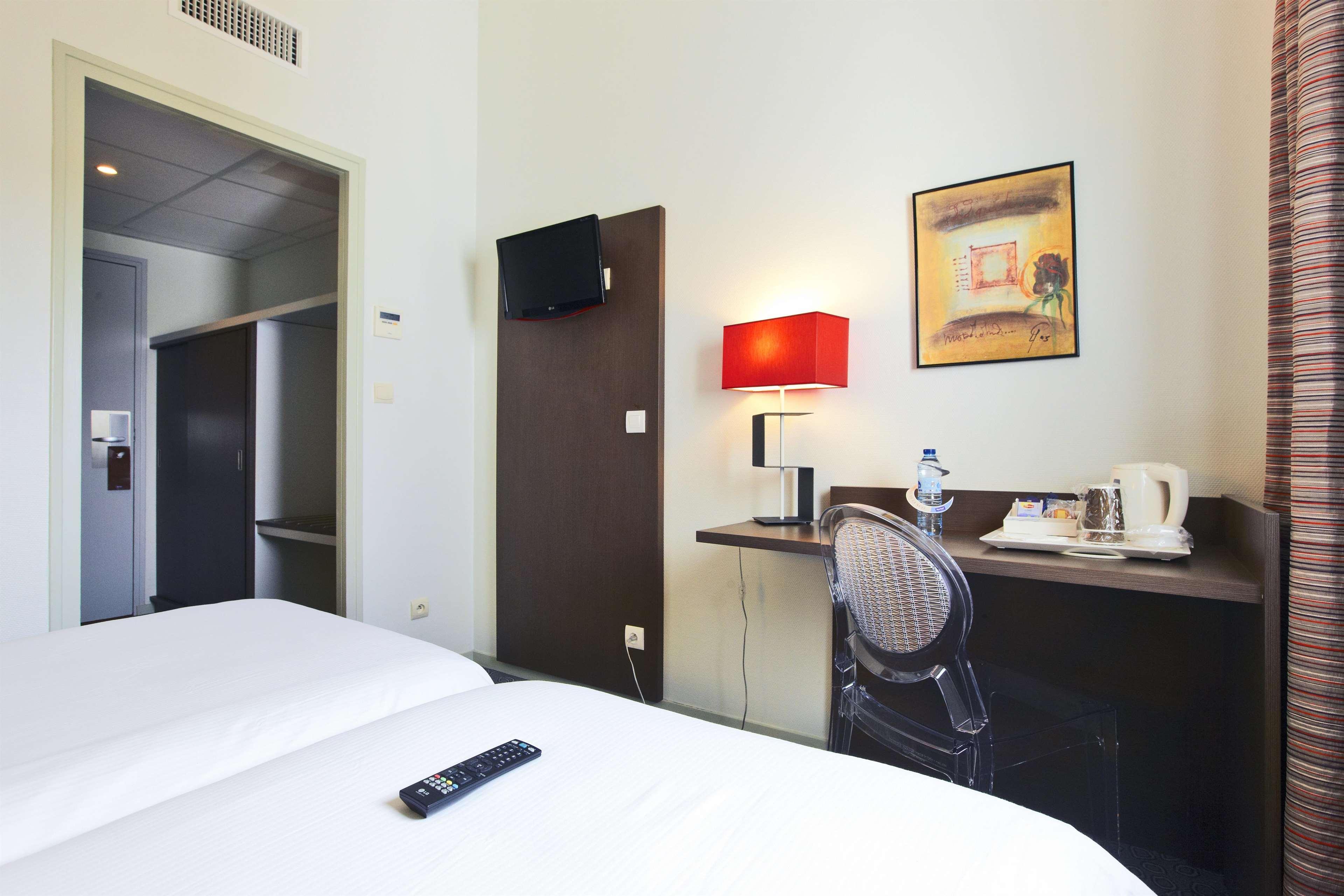 Hôtel Kyriad La Rochelle Centre Extérieur photo