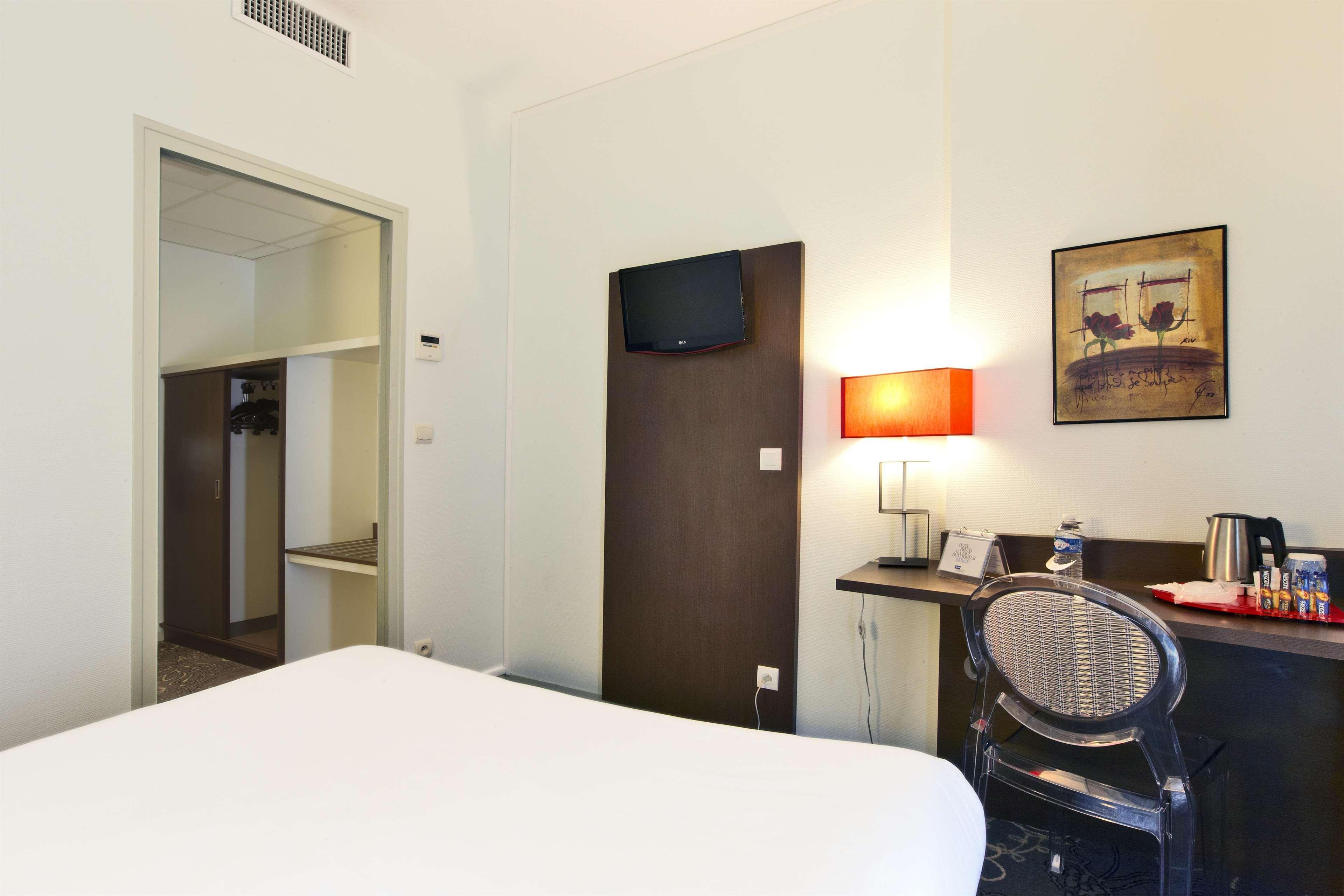 Hôtel Kyriad La Rochelle Centre Extérieur photo